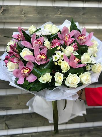Букет цветов из: Розы и Хризантемы в Инженерный-1