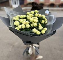 Букет Белые кустовые розы Солинеро в Инженерный-1