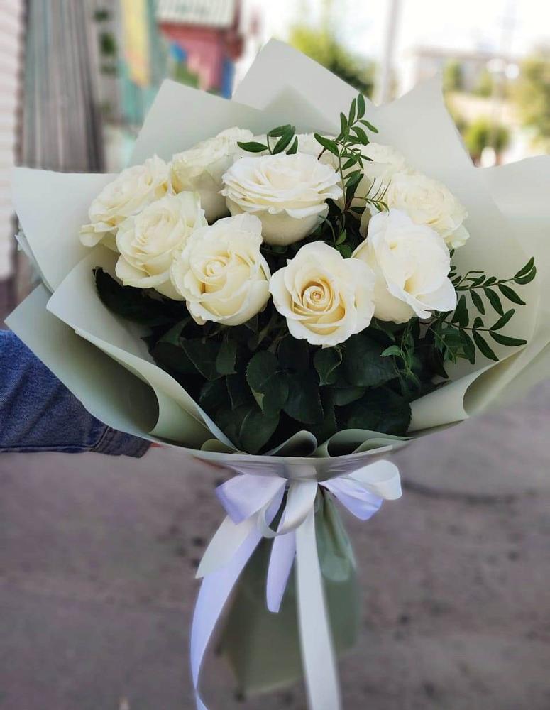Букет Белые розы Проуд в Инженерный-1