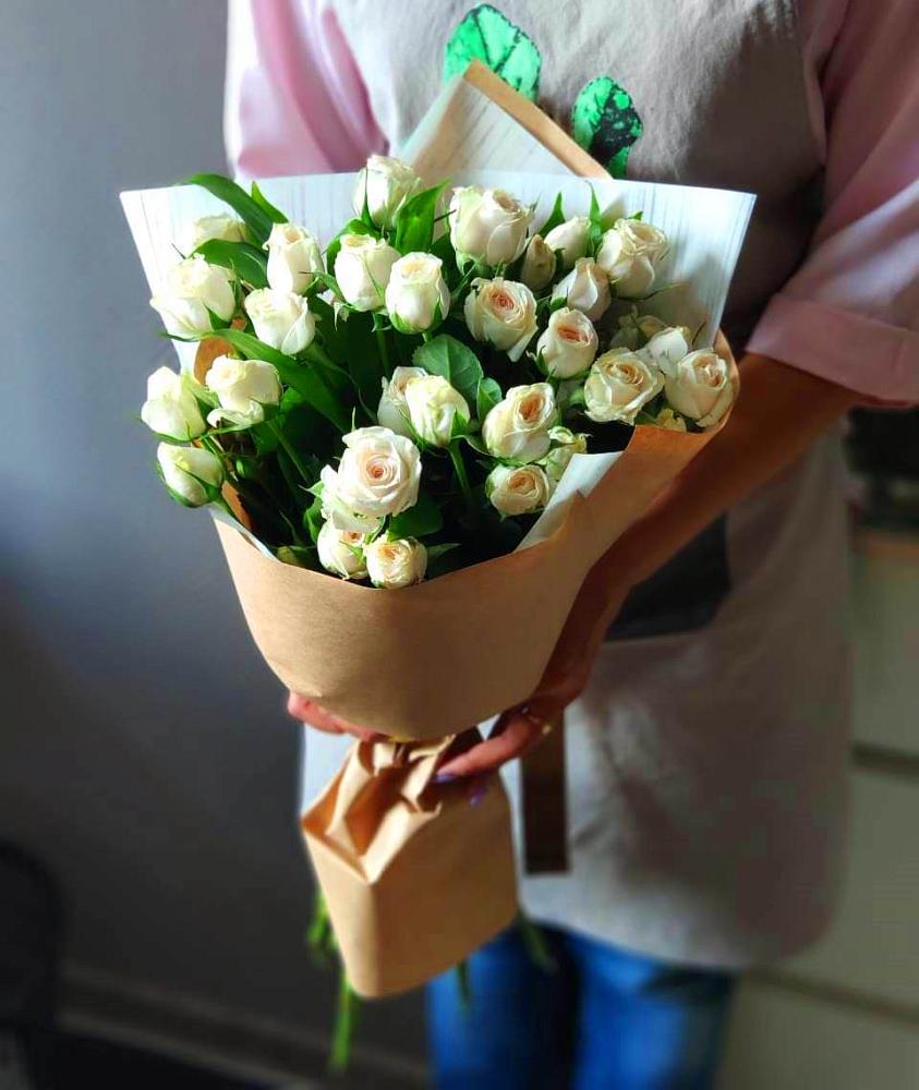 Букет цветов из: Розы в Инженерный-1