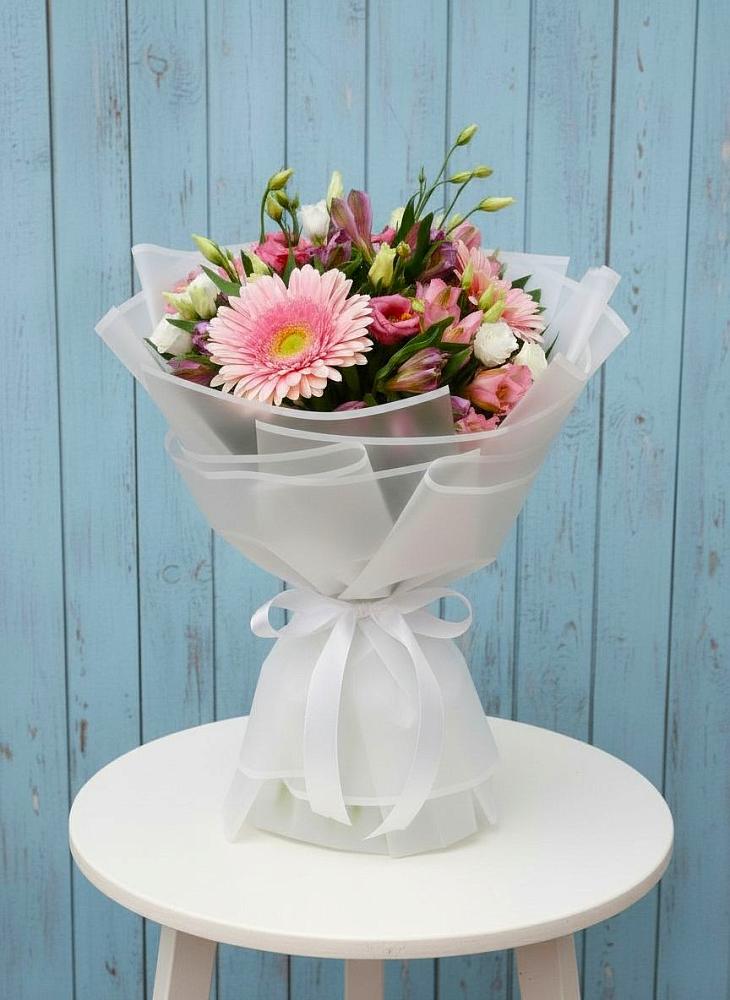 Букет цветов из: Герберы, Альстромерии и Лизиантусы в Инженерный-1