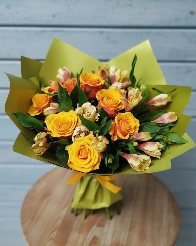 Букет цветов из: Альстромерии и Розы в Инженерный-1