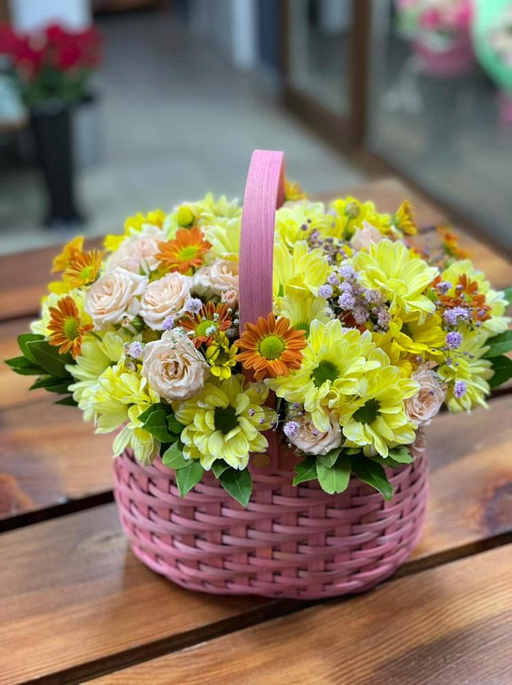 Цветочная композиция из Хризантемы и Розы в корзине в Инженерный-1