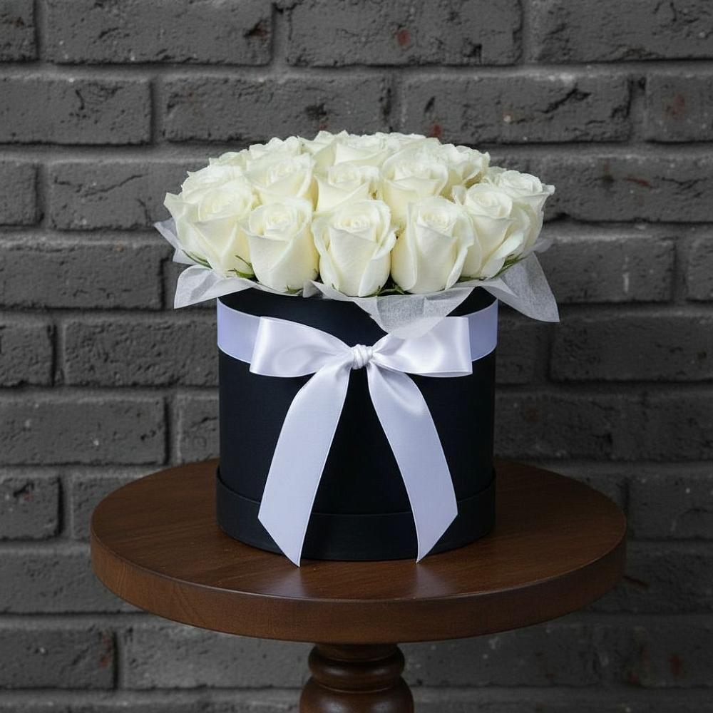 Цветочная композиция из Розы в шляпной коробке в Инженерный-1